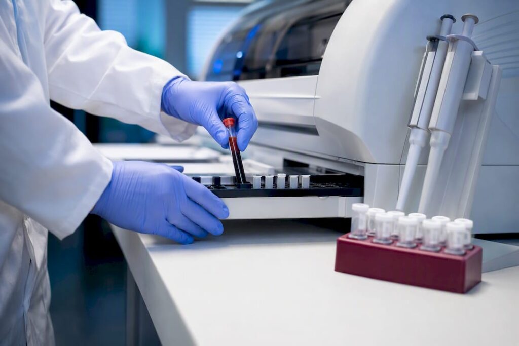 Sprzęt do badania próbek w laboratorium serologicznym